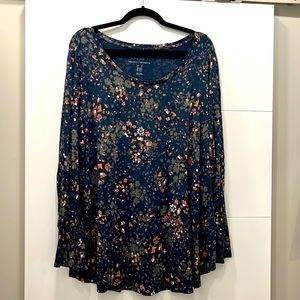 In Every Story 2X long sleeve T. PENN Modern cut. Dark green,peach and olive.